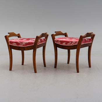 TABURETTER, 1 par, Karl Johan, 1800-talets mitt.