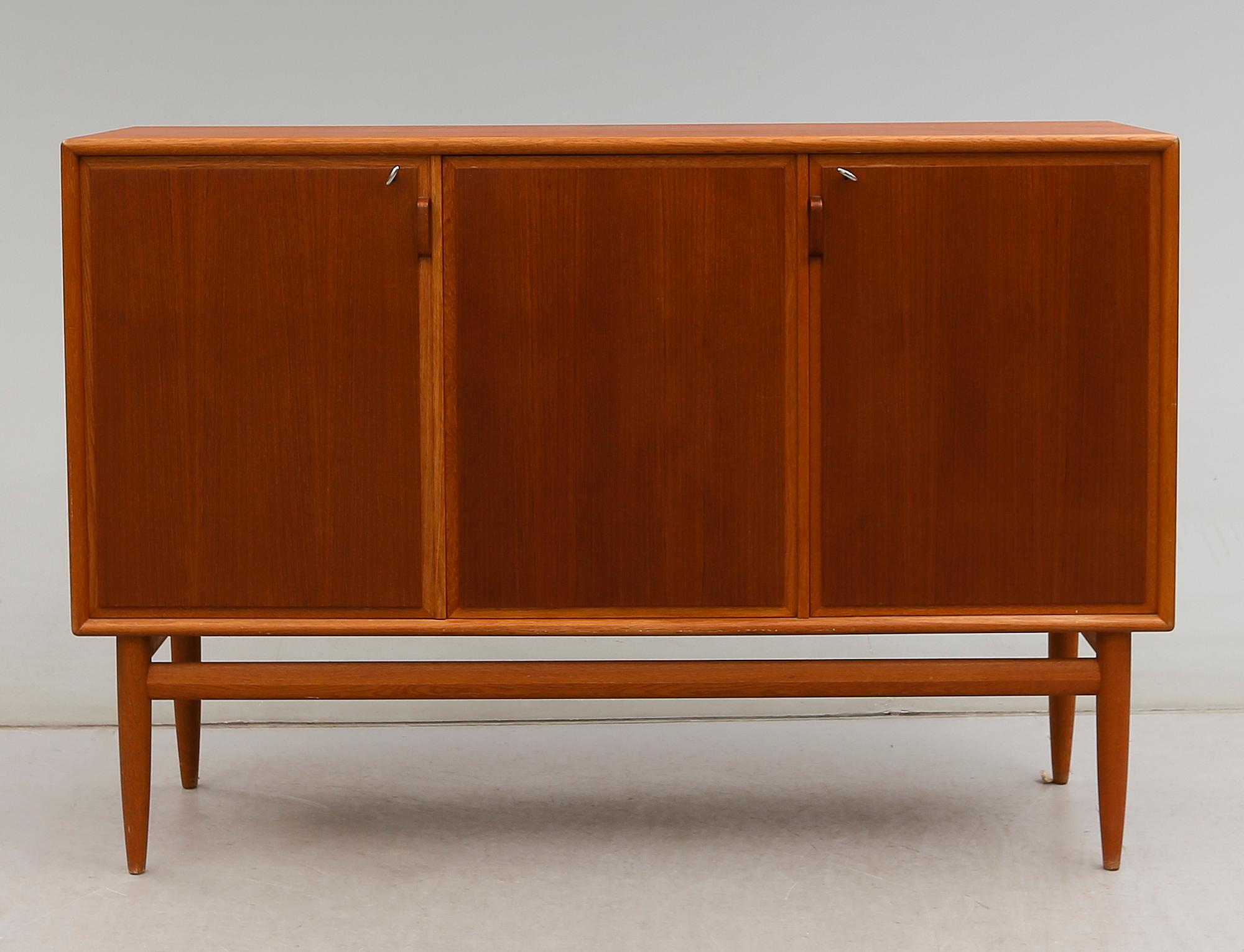 SIDEBOARD, Bertil Fridhagen, Bodafors, 1900-talets mitt.