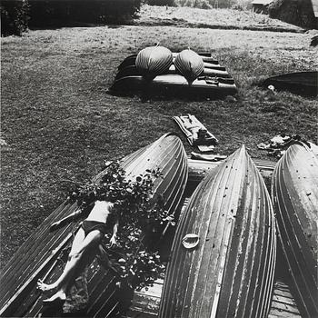 Antanas Sutkus, "Holidays, Simas is bathing in the sun, Bebrusai, 1973".