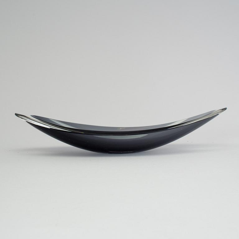 A "Lansetti" glass bowl by Kaj Franck, signed Nuutajärvi -57.