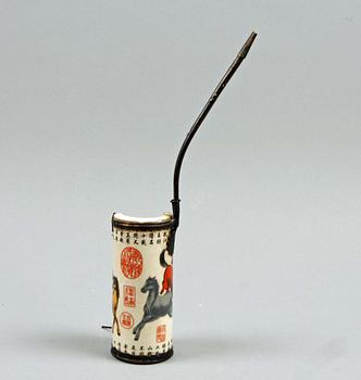 OPIUMPIPA, porslin, Kina, 1900-tal.