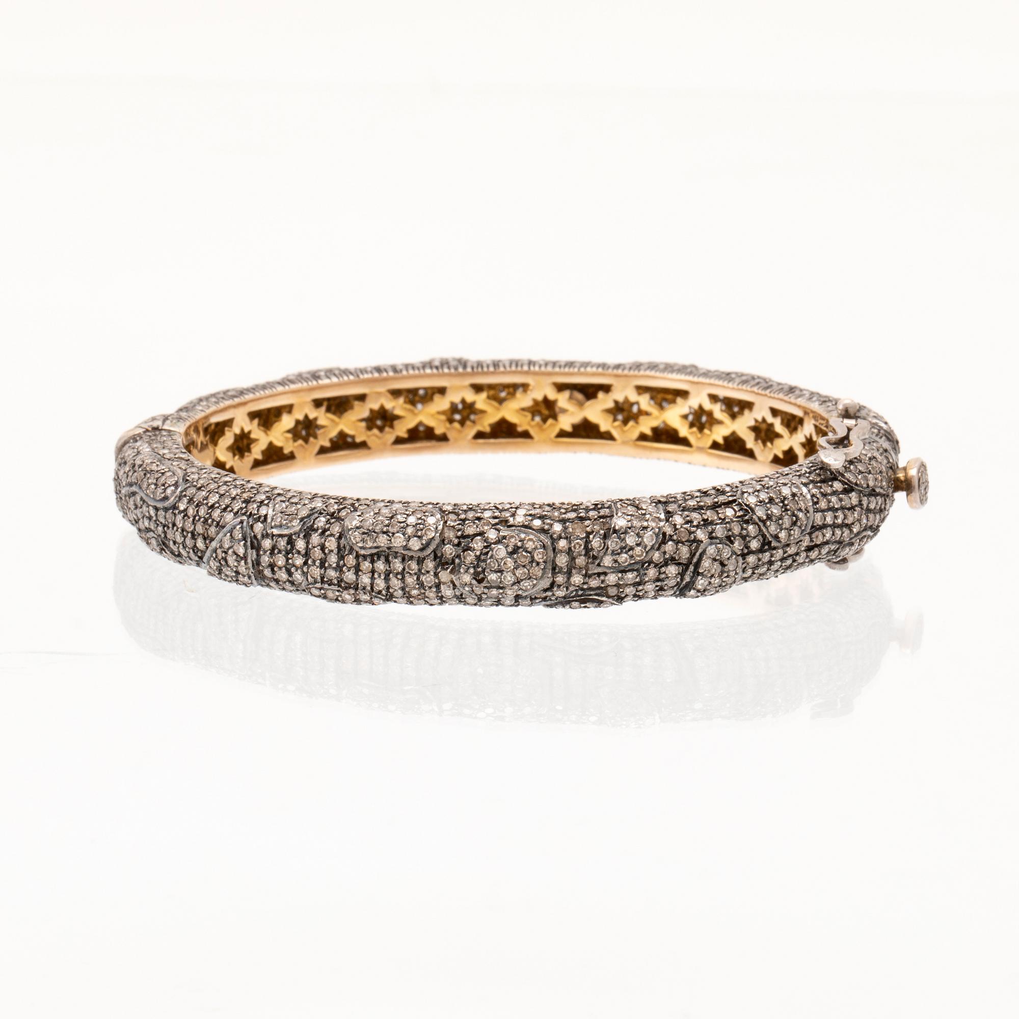 Bracelet white and yellow gold with round single-cut diamonds, Gem Palace Jaipur India.