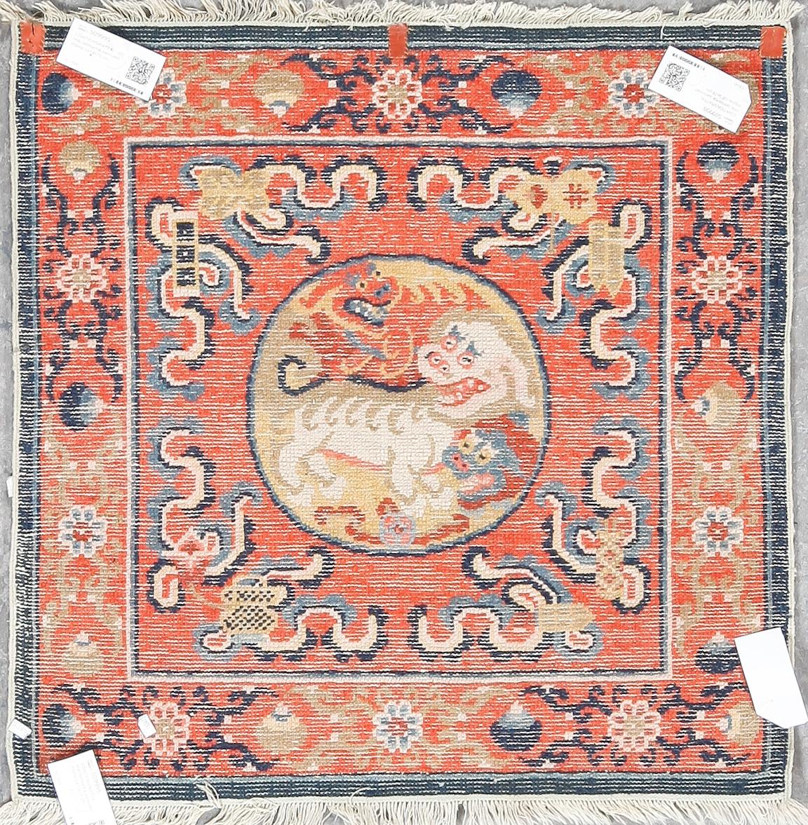 MEDIATIONSMATTA, semiantik Kina, ca 73x73 cm.