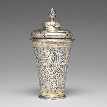 216. A Russian 18th century parcel-gilt silver beaker and cover, mark of Grigorij Poltow, Moscow (1755-1768).