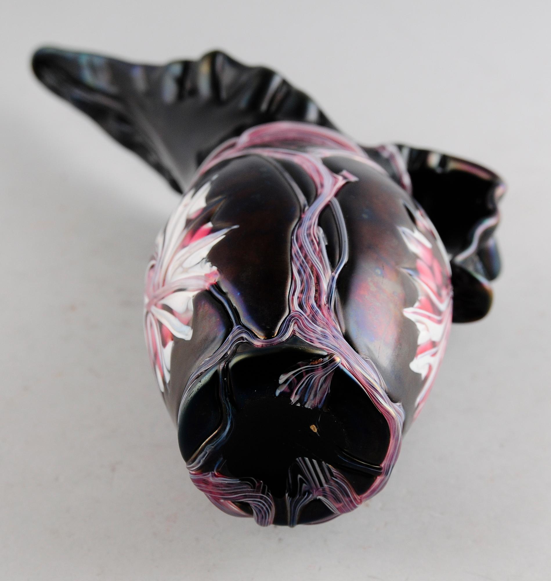 BRINGARE, glas, möjligen Loetz, tidigt 1900-tal.