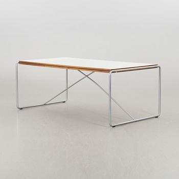 A Niels Haugesen dining table model nr 4750 Fredericia Furnitures Denmark alter part of the 20th century.