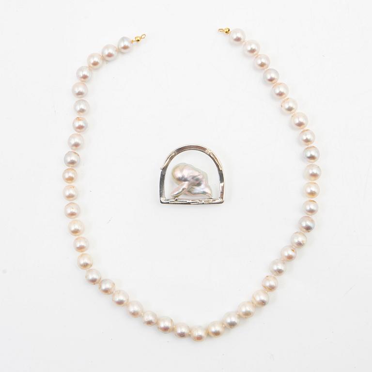 Elon Arenhill, necklace, pearls and pendant in 18k white gold.