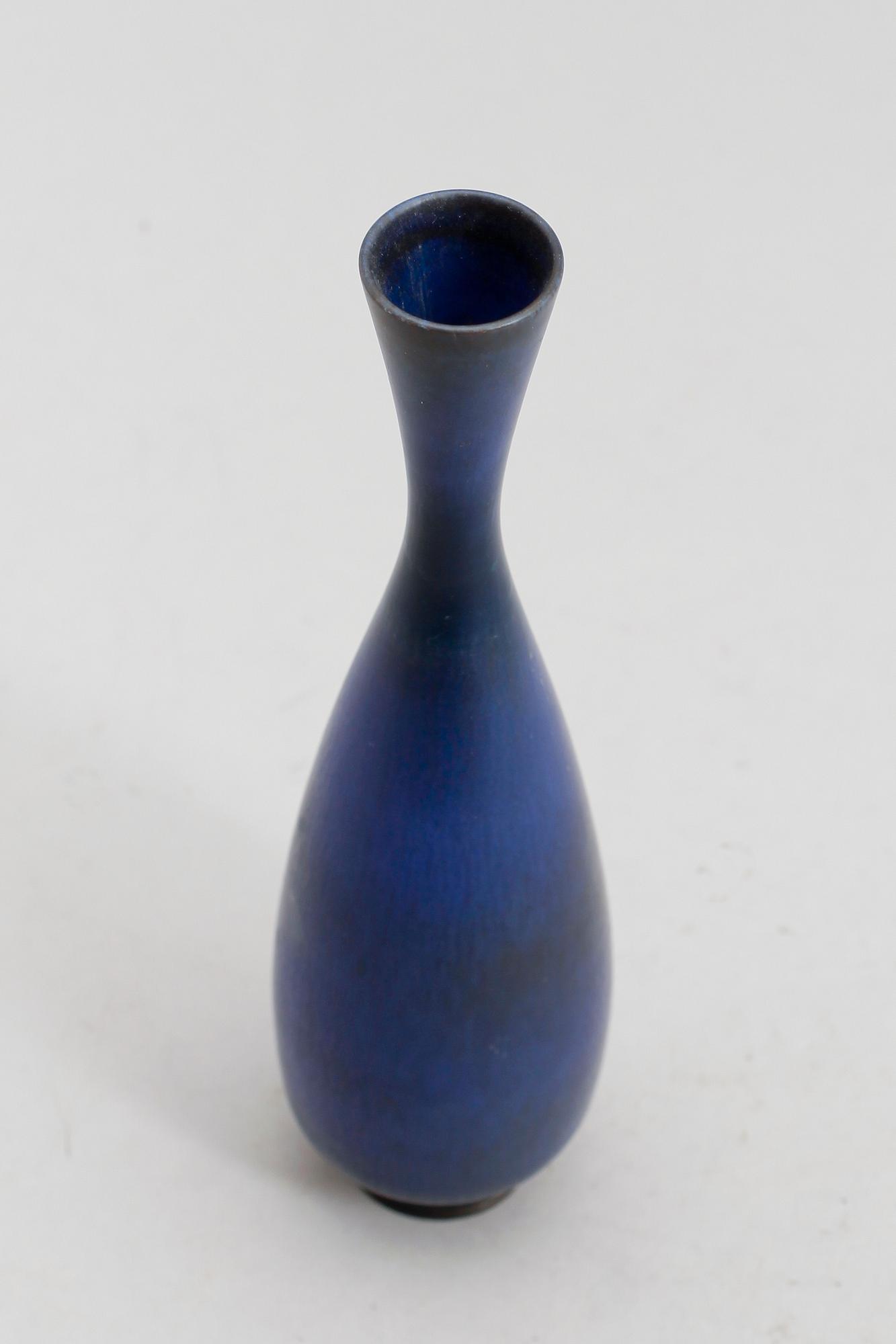 VAS, stengods, Bernt Friberg, Gustavsberg, signerad.