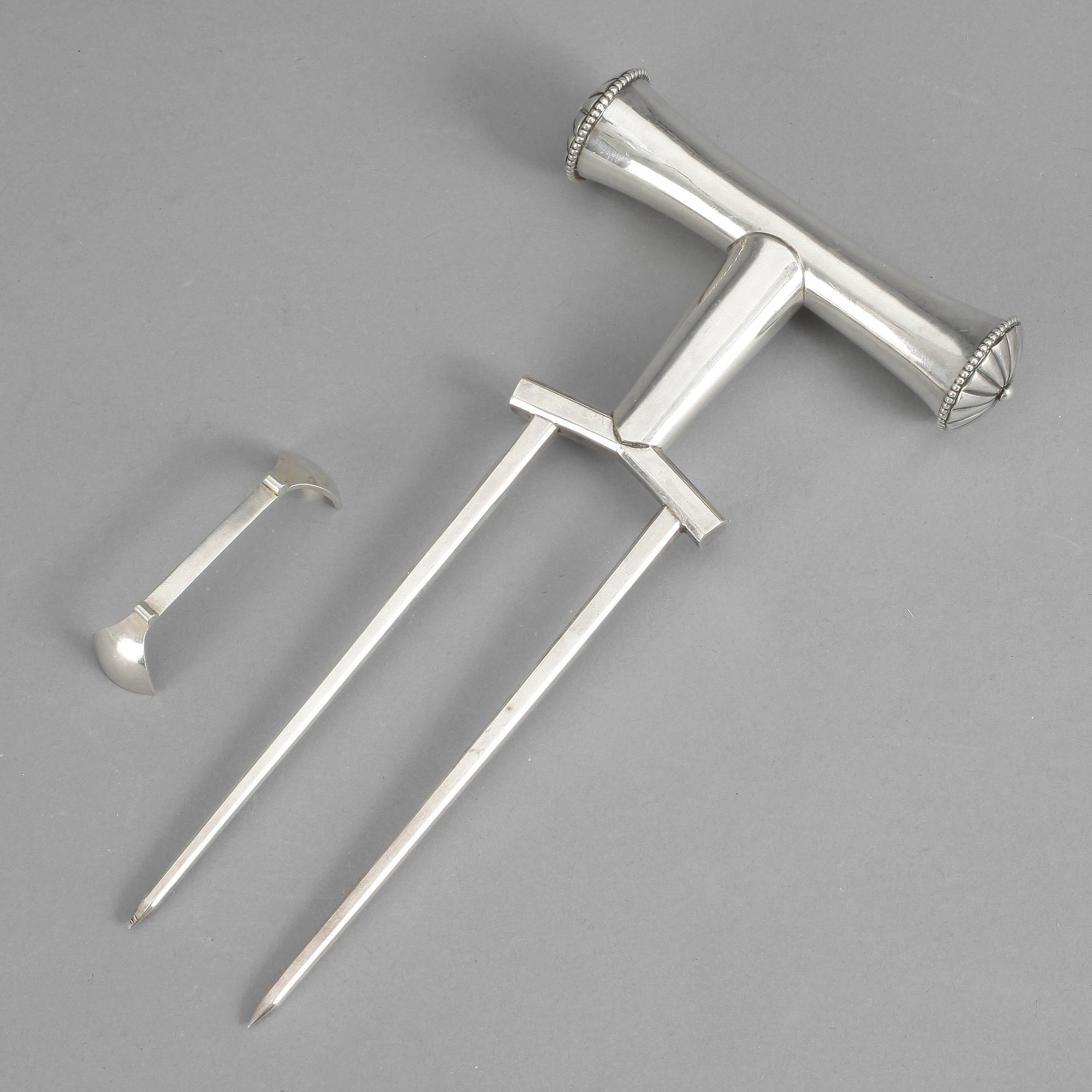 SKINKHÅLLARE, silver, Rey Urban, Stockholm, 1954. Vikt inkl medföljande ställ ca 240 gram.