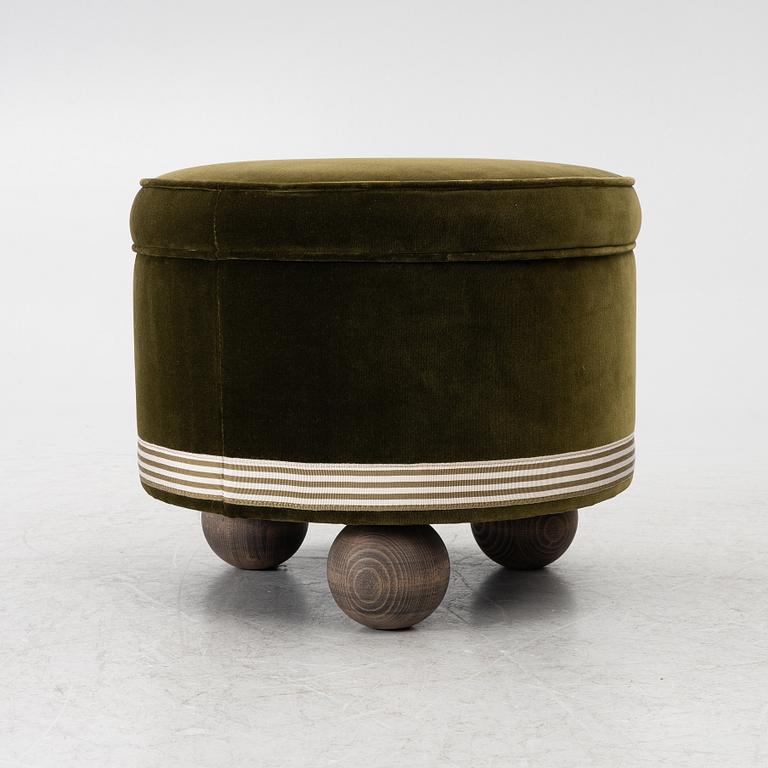 A 'Laurent' pouffe, RIJD.