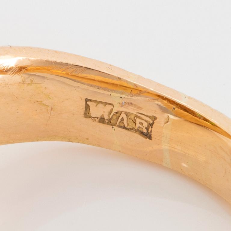 WA Bolin ring 18K guld med demantoidgranater och runda briljantslipade diamanter.