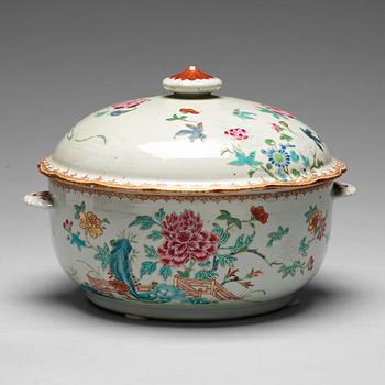 178. A famille rose tureen with cover, Qing dynasty, Qianlong (1736-95).