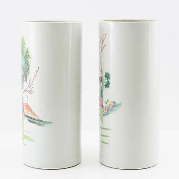 A set of two Chinese vases, 20th century.