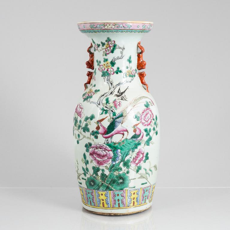 A Famille Rose vase, China, late Qing dynasty.