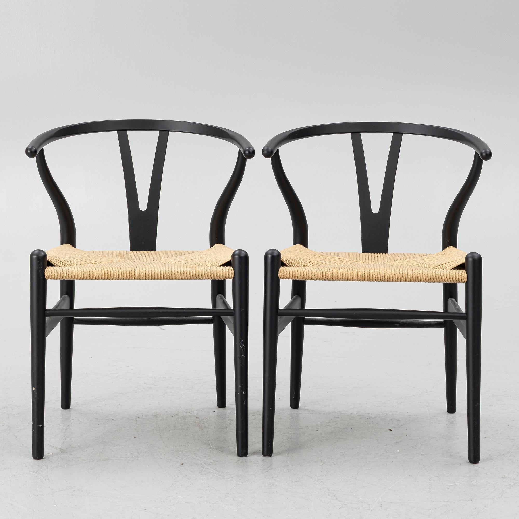 Hans J. Wegner, chairs, a pair, "The Y Chair", Carl Hansen & Son, Denmark.