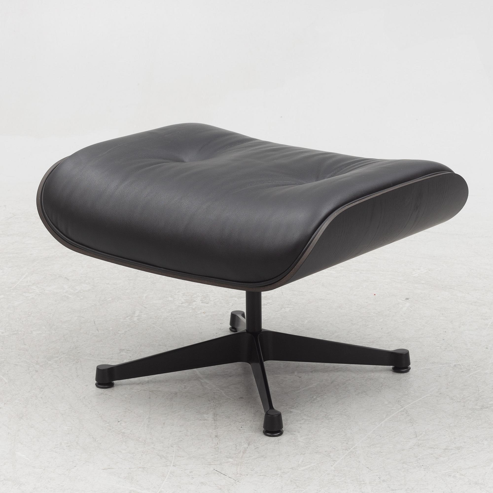 Charles & Ray Eames, an "Eames Lounge Chair" with ottoman, Vitra, 21st century.