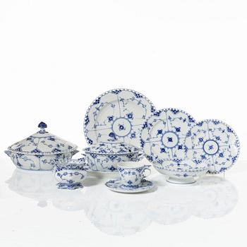 Royal Copenhagen service 49 pieces "Musselmalet", fully decorated in blue.