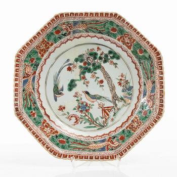 Fat, två stycken, porslin. Qingdynastin, Kangxi (1662-1722).