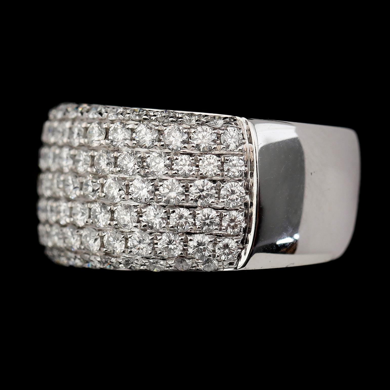 RING, 18K vitguld, diamanter tot ca 1.80 ct.