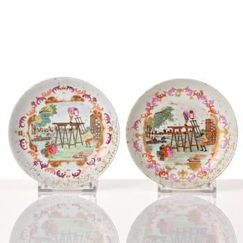 A pair of famille rose cups with saucers, Qing dynasty, Qianlong (1736-95).