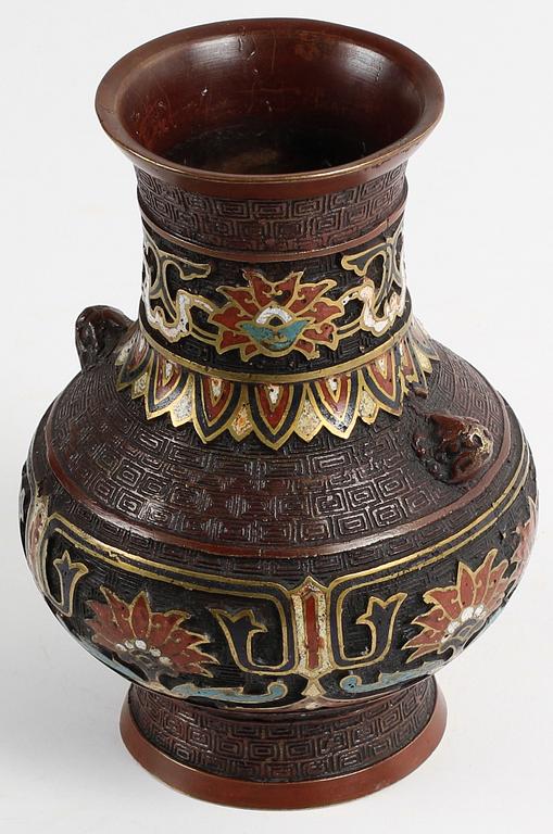 VAS, cloisonné, Kina, 1800/1900-tal.