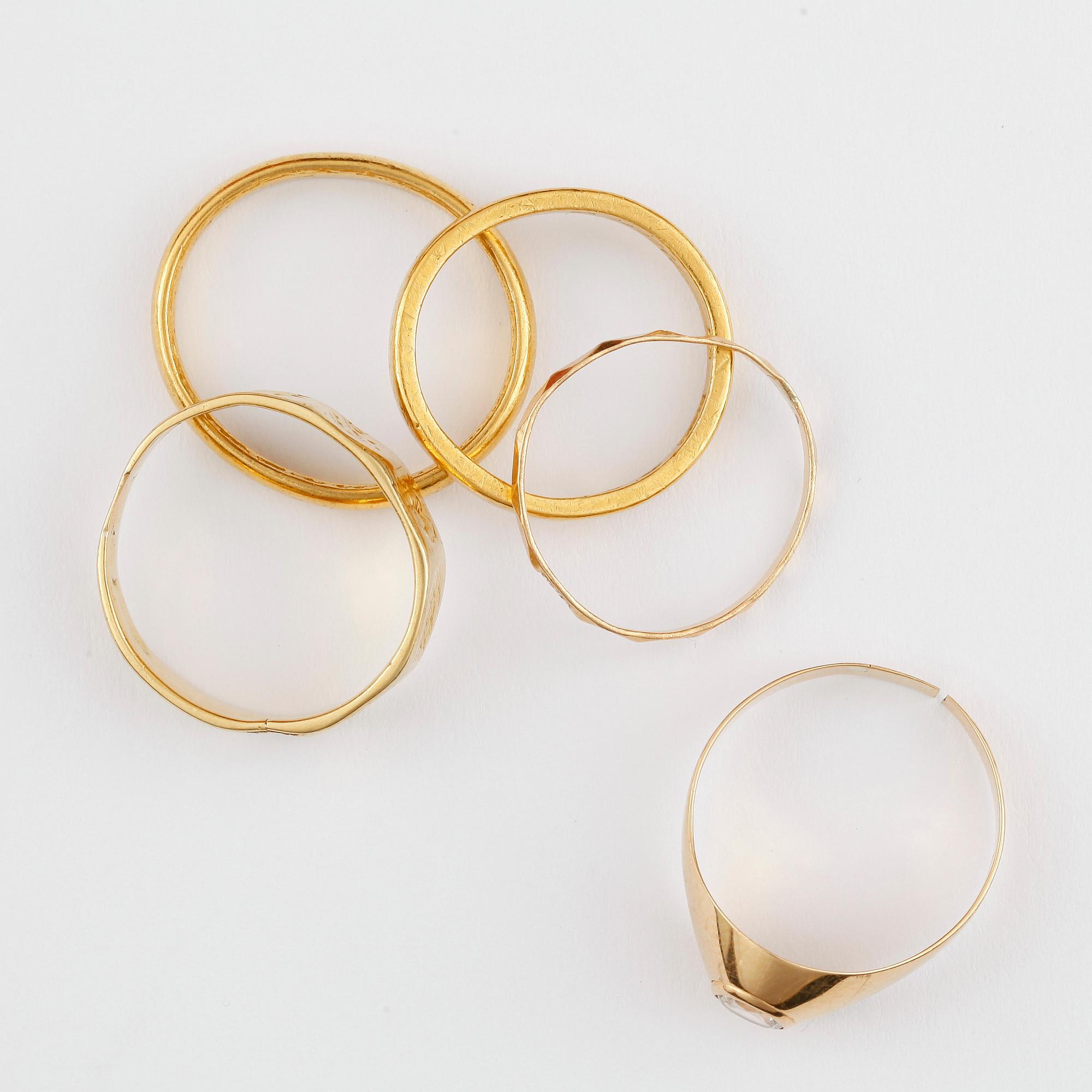PARTI GULD, 5 delar. Totalvikt (exkl ur) ca 12g.