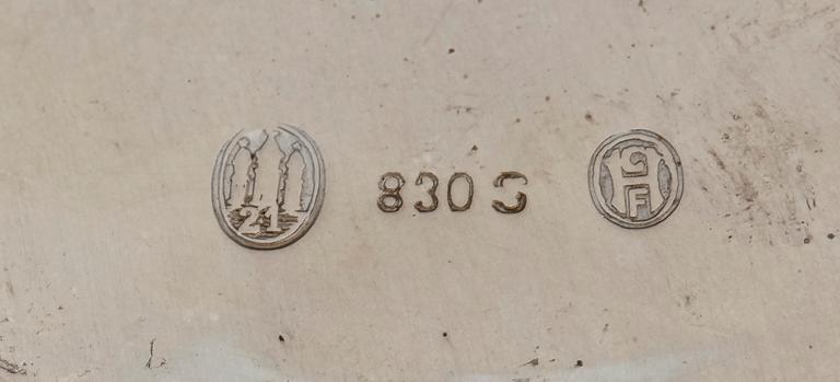 BÄGARE, 2 st, samt SKÅL, silver, bl a C G Hallberg, 1959. Tot 726 g.