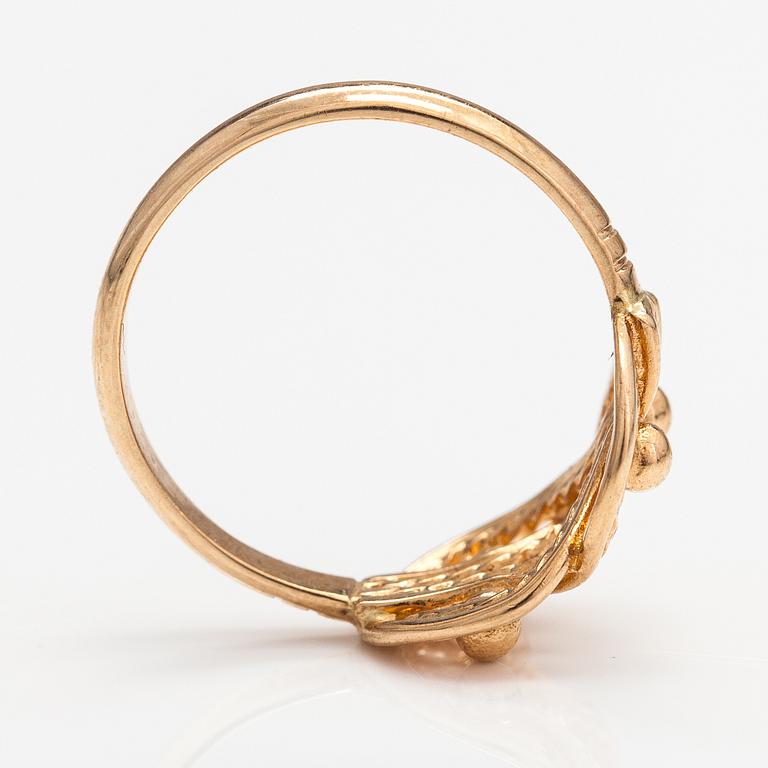 Germund Paaer, Ring "Teljänneito", 14K guld. Kalevala koru, Helsingfors 2000.