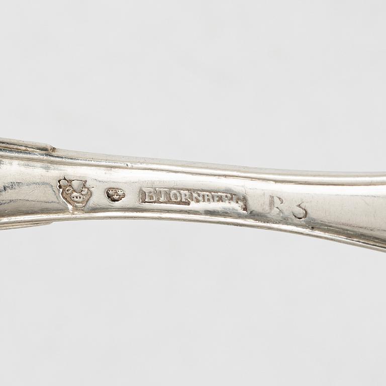 Bengt Törnberg, forks, 12 pcs, and Stephan Westerstråhle and Niklas Ramberg, spoons, a pair, early 19th century.