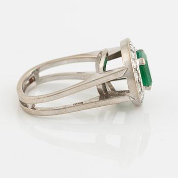 Rey Urban, Emerald-cut emerald and brilliant cut diamond ring.