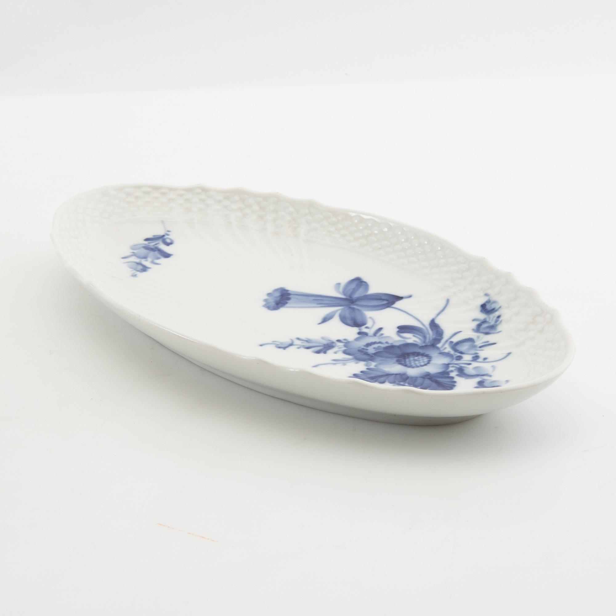 Service approximately 140 pieces "Blue Flower" Royal Copenhagen Denmark 20th century porcelain.