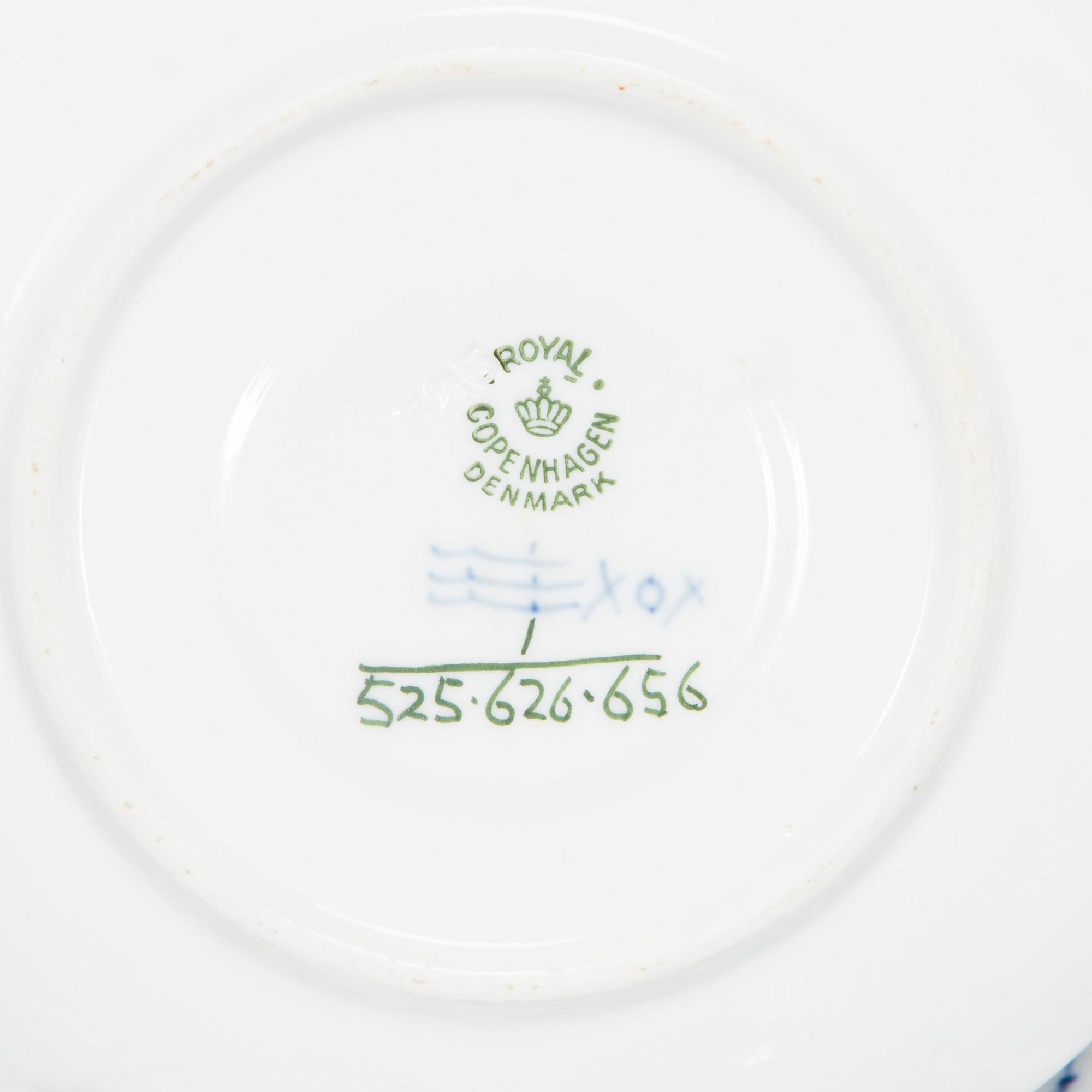 Royal Copenhagen, astiasto, 43 osaa, "Musselmalet".