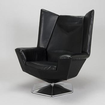 Voitto Haapalainen, fåtölj, "Prisma T-66", samt bord, Tehokaluste Oy 1970-tal.