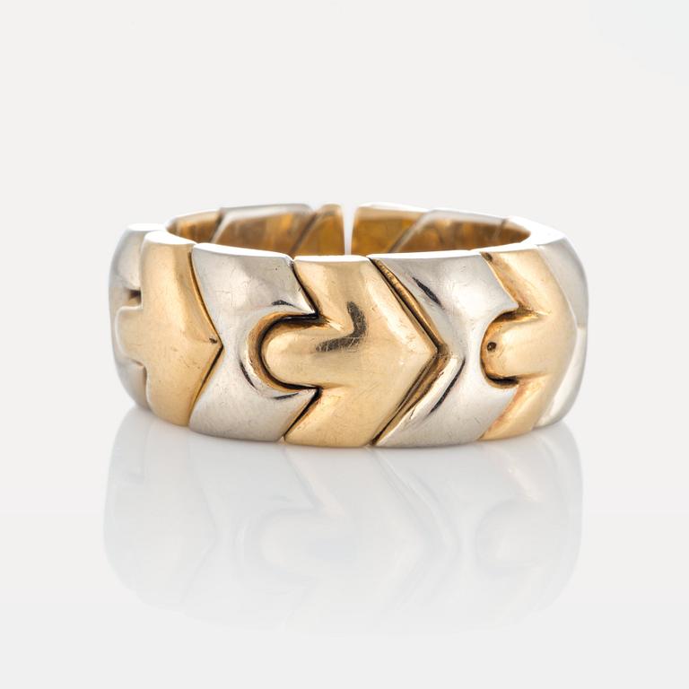 A Bulgari ring in 18K gold and white gold.