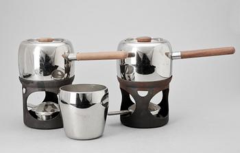 GLÖGG / FONDUESET, 2 delar, metall, Tapio Wirkkala, Finland, samt ISHINK, Alessi, Italien.
