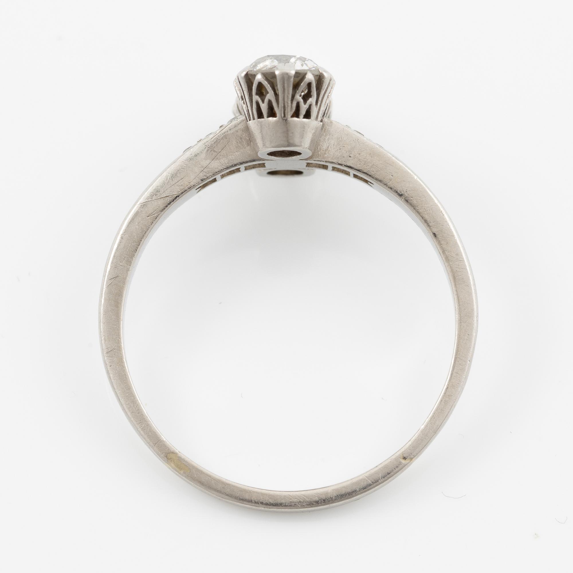Ring in platinum set with round brilliant-cut diamonds, total weight approx. 1.25 ct.