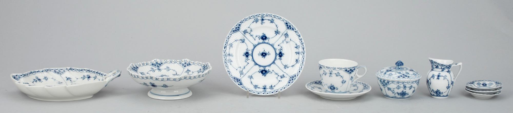 SERVISDELAR, 23 delar, Musselmalet, Royal Copenhagen.