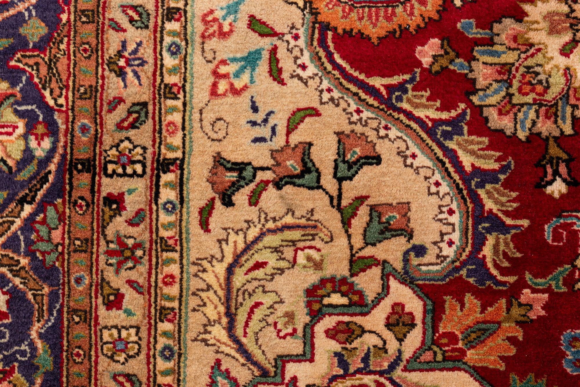 Carpet, Tabriz, ca 390 x 295 cm.