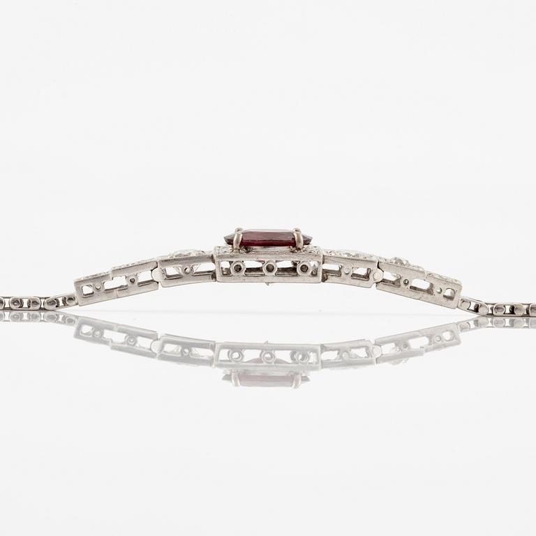 A bracelet 18K white gold with ruby and brilliant-cut diamonds. Malmö 1948.