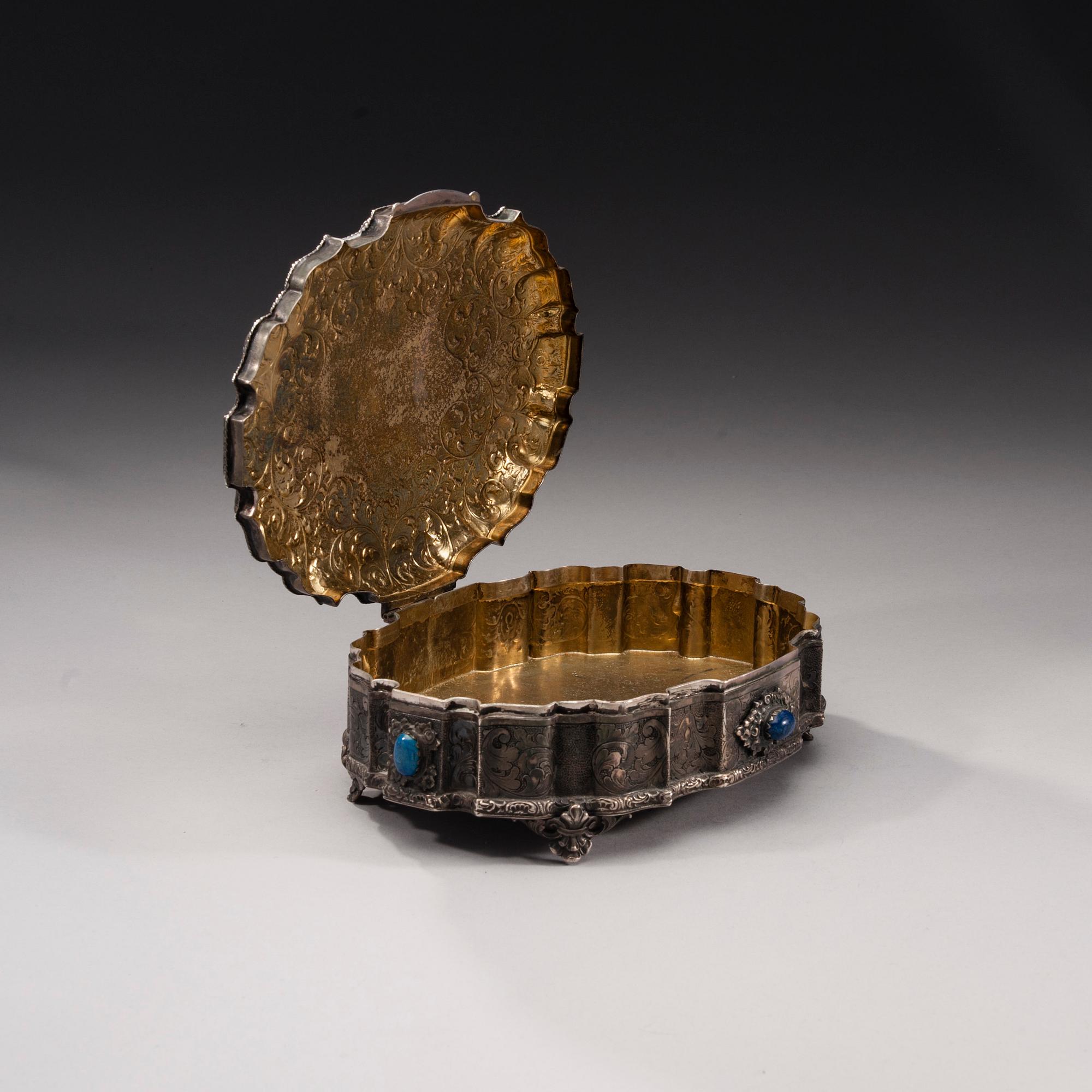 SKRIN, silver, färgad agat samt färgade jaspis. 1900-talets början. Mellaneuropa. Vikt ca 943 g.