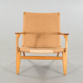 HANS J WEGNER, a lounge chair, model "CH-25", for Carl Hansen & Son in Denmark, second half of the 20th century.
