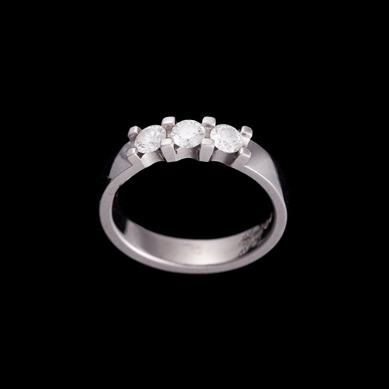 A RING, 18K white gold, diamonds. A. Tillander 2007. Weight c. 5.2 g.