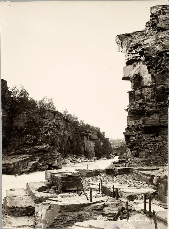 LUDVIG WÄSTFELT, fotografier, 5 st. Några bär djuptryckstämpel från hans ateljé och ett par dat år 1921 o 1922.