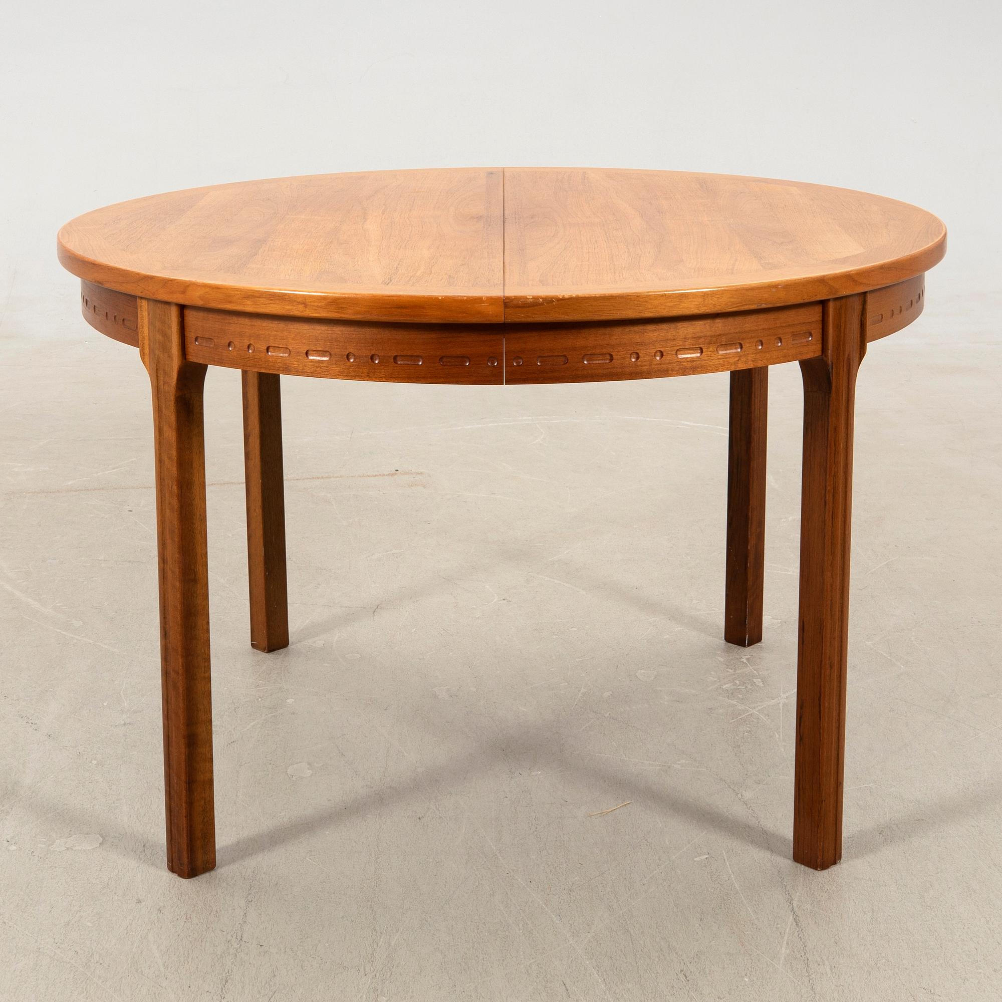 Nils Jonsson, dining table "Rimbo" 1960s/70s Troeds.
