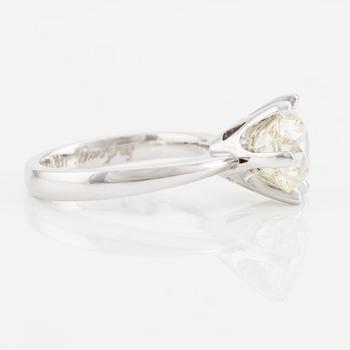 Ring, with cushion-cut diamond.