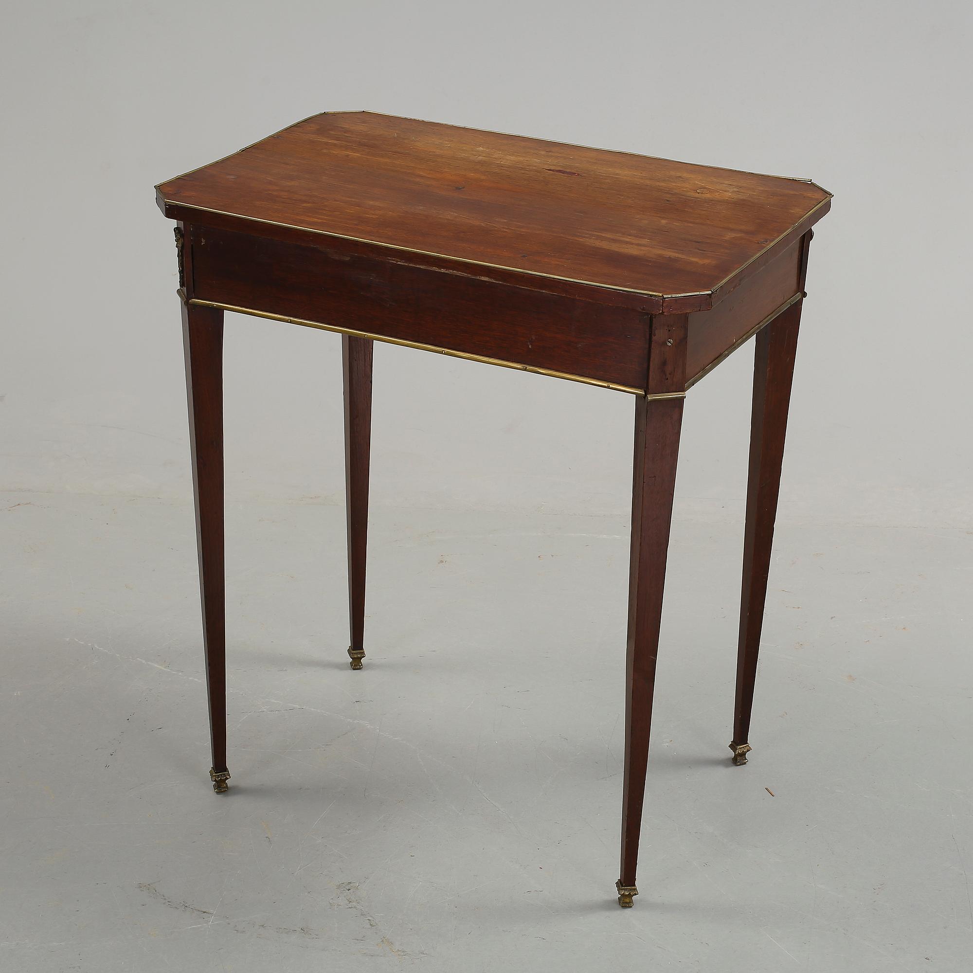BORD, mahogny, sengustavianskt, omkring 1800-talets mitt.
