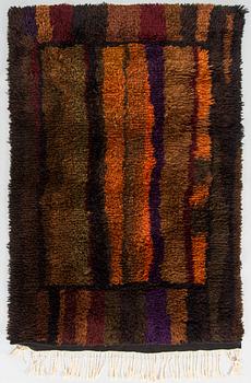 Uhra-Beata Simberg-Ehrström, rya, modell för Finska Handarbetes Vänner. Ca 166 x 111 cm.