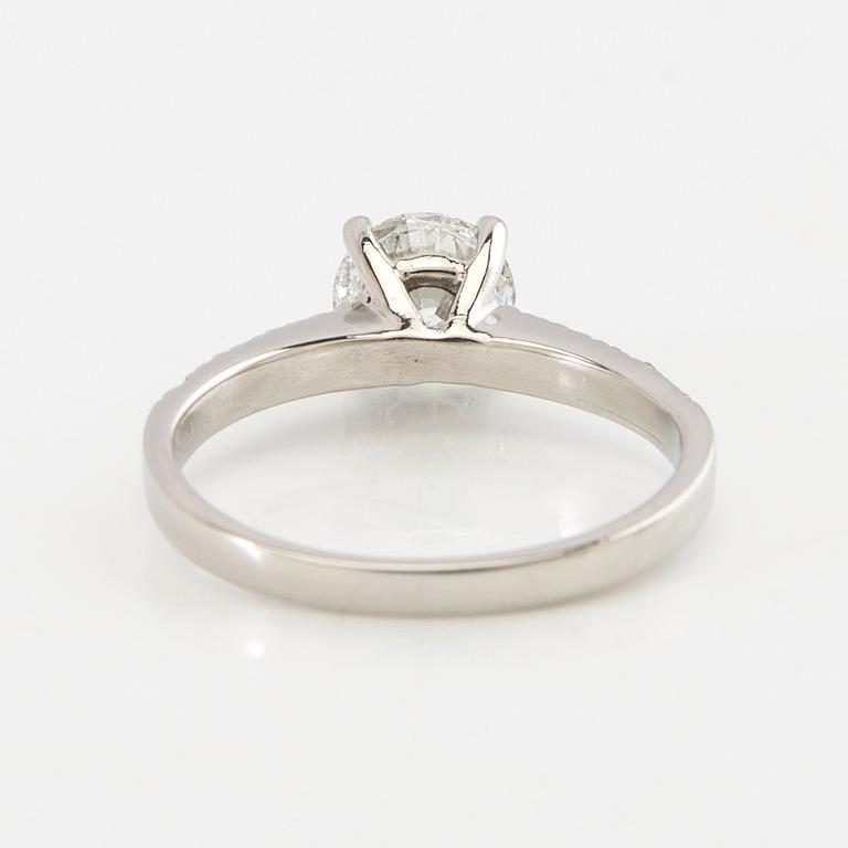 Ring 950 platina med GIA-inskriberad diamant ca 1,27 ct.