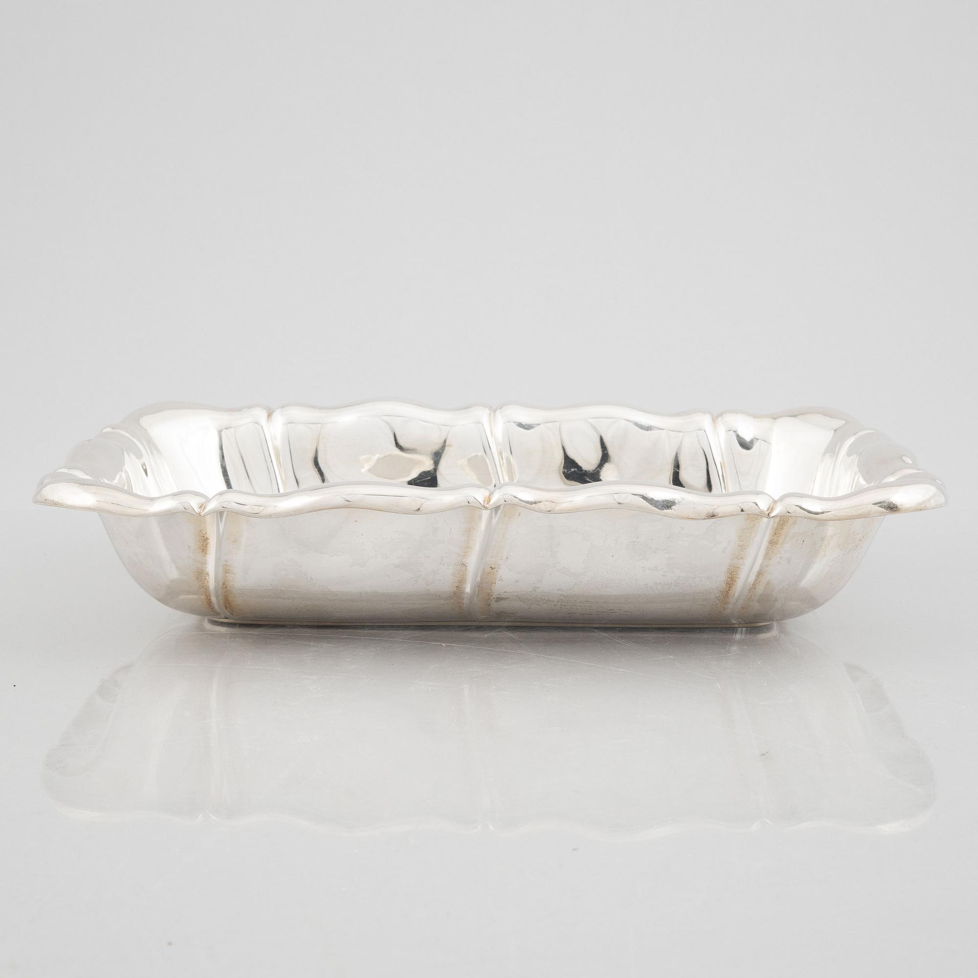 Karott, silver, importstämplar CG Hallberg, omkring 1900-talets mitt.