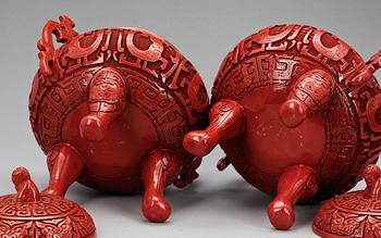 TRIPODER, ett par, Kina, 1900-talets andra hälft.